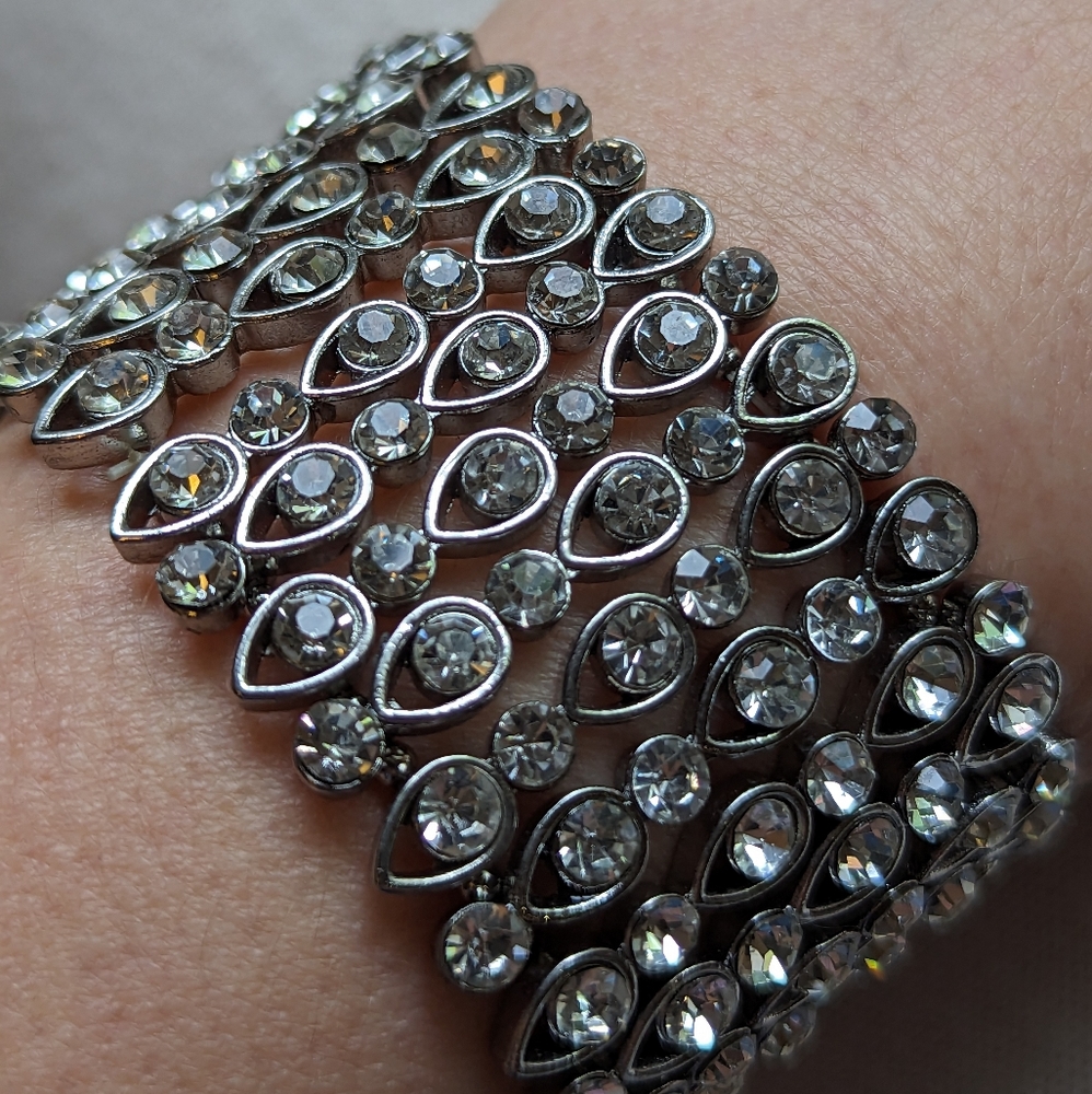 Forever 21 Silver and rhinestone elastic cuff bracelet